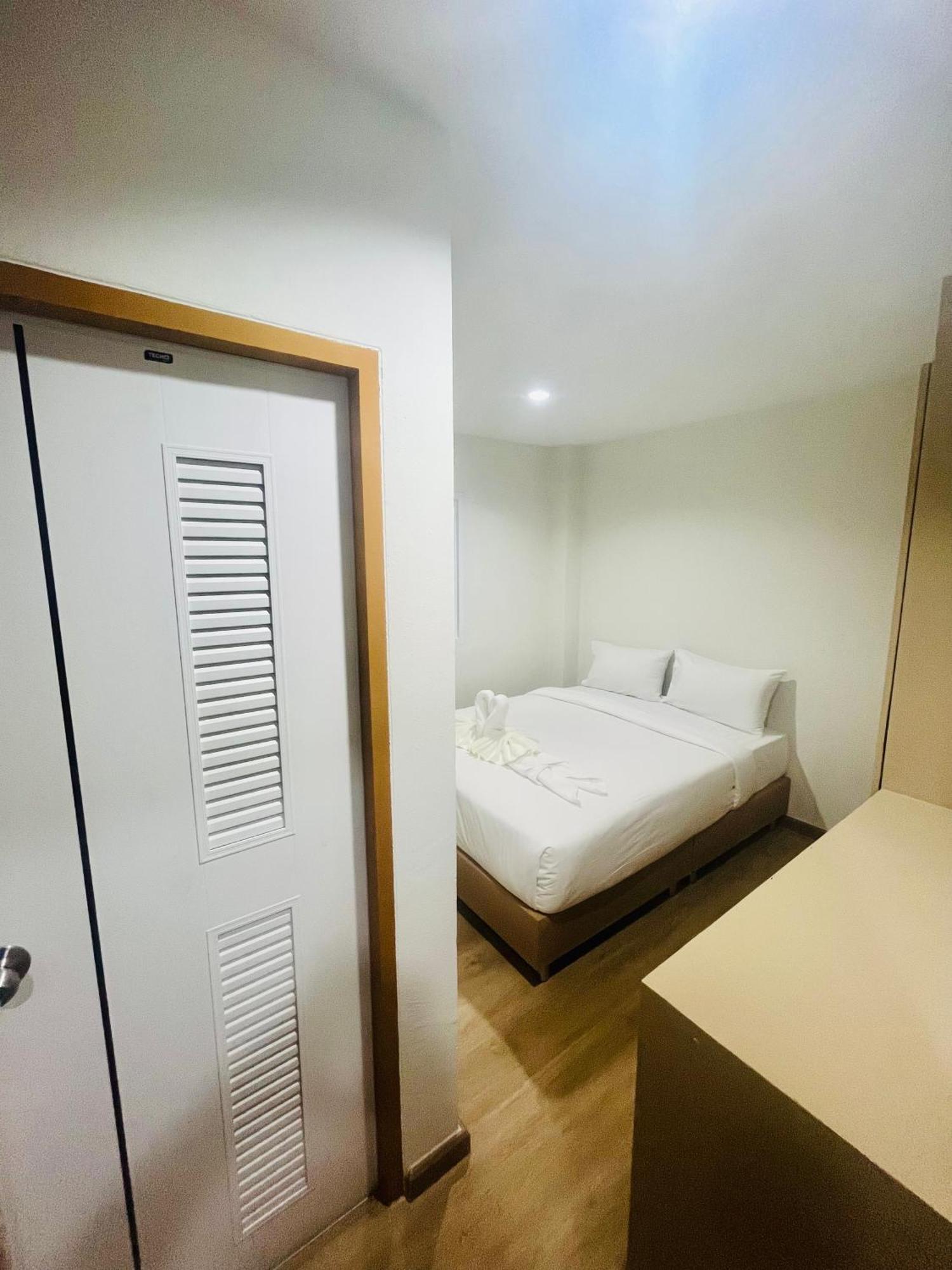28 Boutique Hotel Patong Bagian luar foto