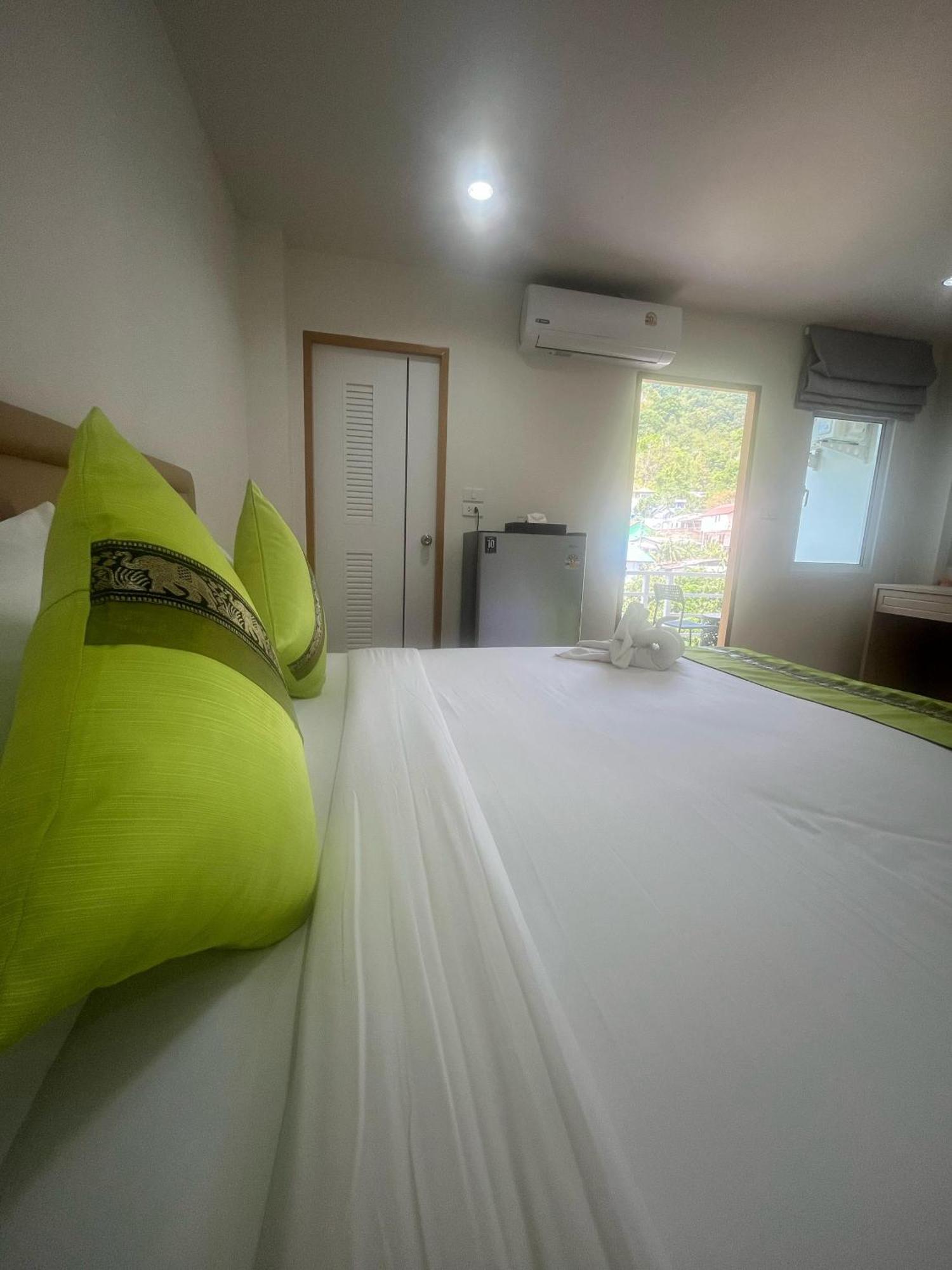 28 Boutique Hotel Patong Bagian luar foto